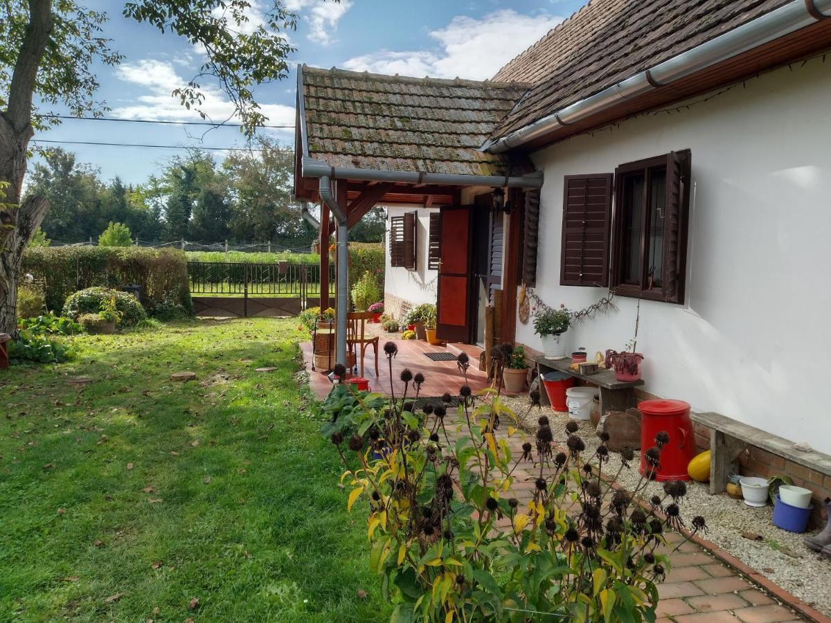 Vila Harmat Porta Galambok Exteriér fotografie